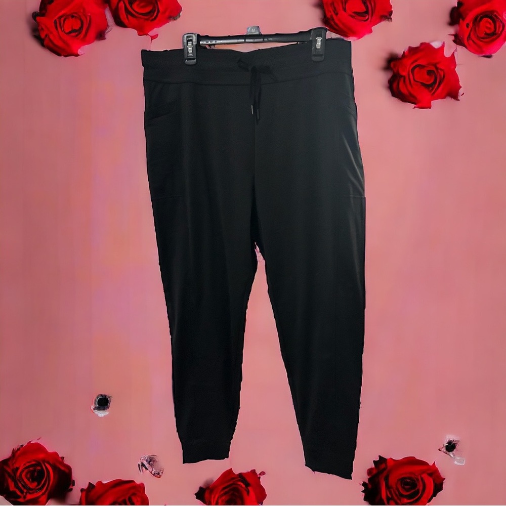 Woman’s black jogger pants. NWT 32 degrees brand